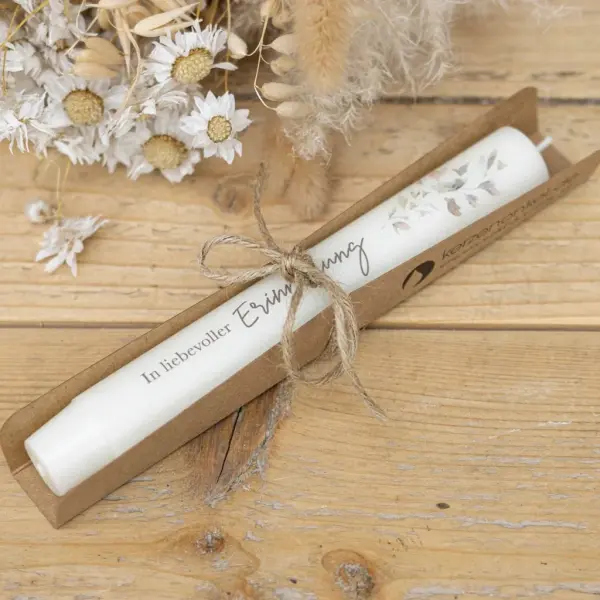 Kerzenonkel Stabkerze „In liebevoller Erinnerung“ 18 cm – Creme